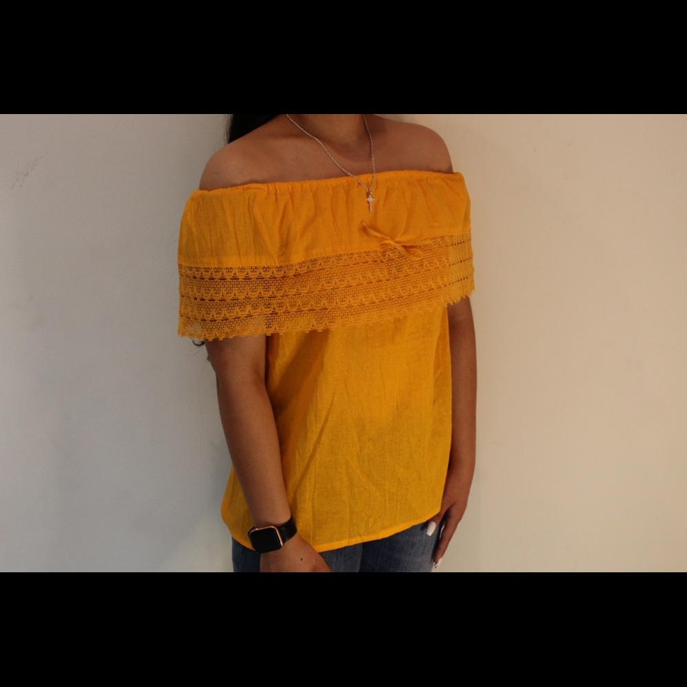 Artesanal off shoulder shirt